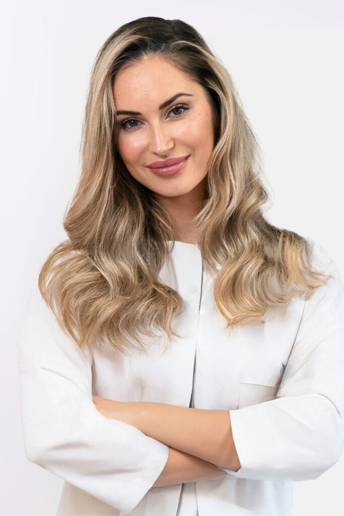 veronica-800x1200-02